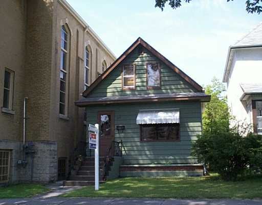 Main Photo: 320 HOME Street in WINNIPEG: West End / Wolseley Single Family Detached for sale (West Winnipeg)  : MLS®# 2712304