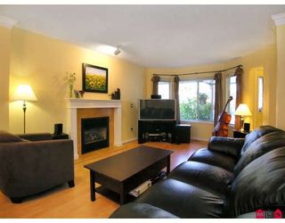 Photo 2: 62 9045 WALNUT GROVE Drive in Langley: Walnut Grove Townhouse for sale in "BRIDLEWOODS" : MLS®# F2830088