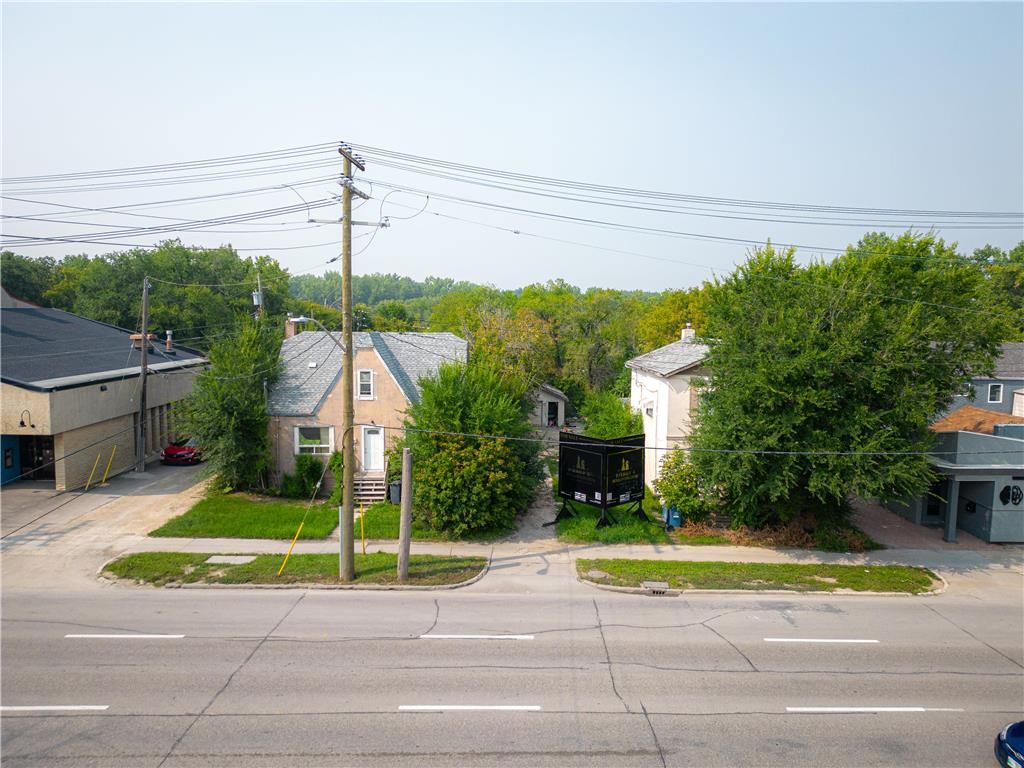 Main Photo: 397 Provencher Boulevard in Winnipeg: St Boniface Residential for sale (2A)  : MLS®# 202305450