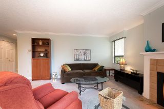 Photo 5: 203 1340 DUCHESS Avenue in West Vancouver: Ambleside Condo for sale in "DUCHESS LANE" : MLS®# R2725270