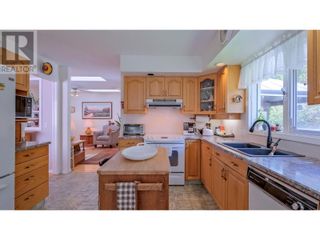 Photo 17: 2383 Ayrshire Court in Kelowna: House for sale : MLS®# 10310037