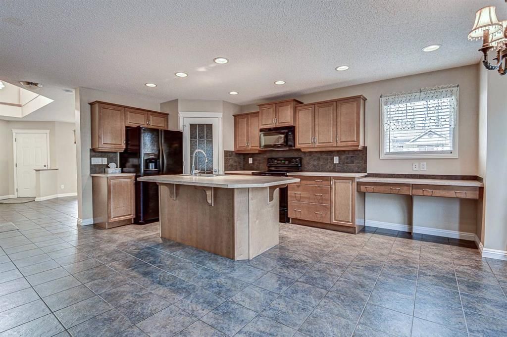 Photo 37: Photos: 64 Everbrook Drive SW in Calgary: Evergreen Detached for sale : MLS®# A1053300