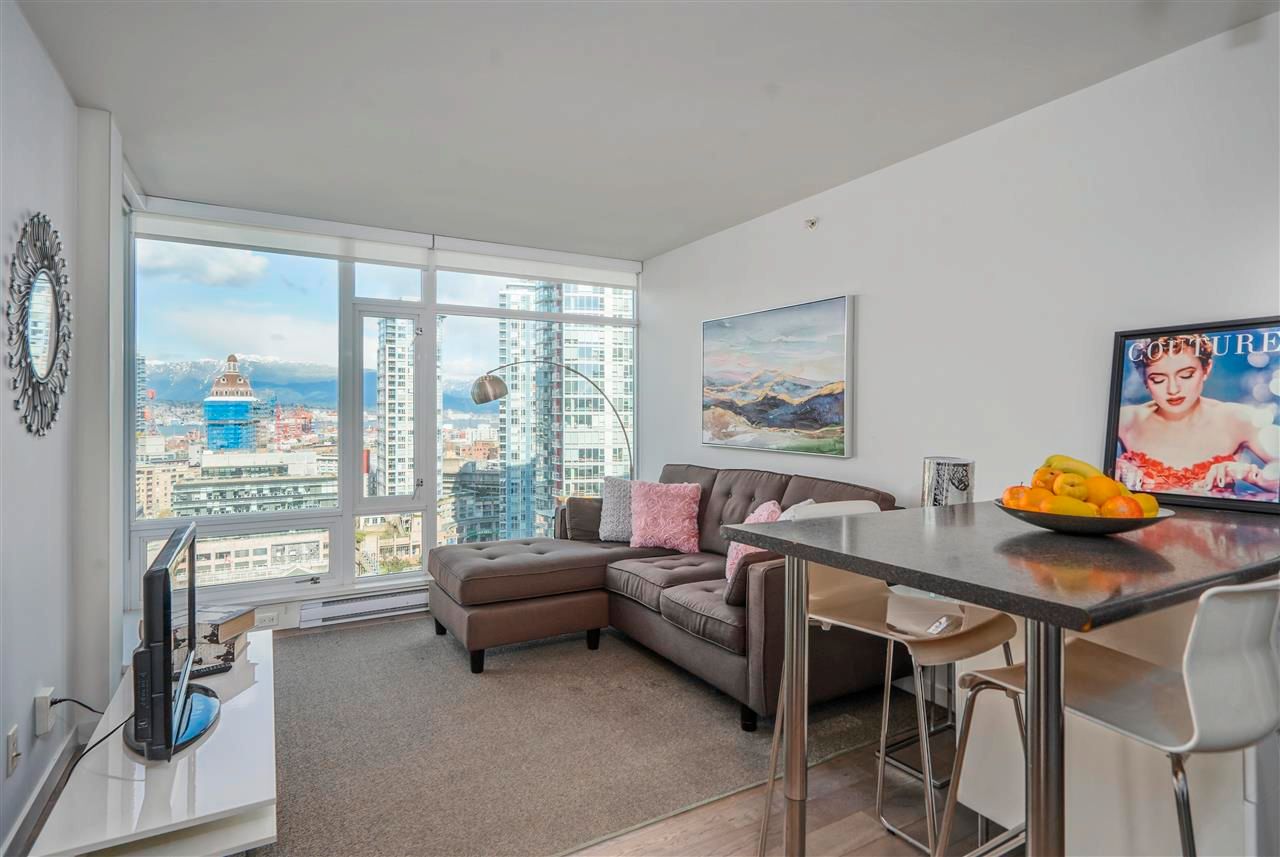Main Photo: 1901 161 W GEORGIA STREET in : Downtown VW Condo for sale (Vancouver West)  : MLS®# R2593621