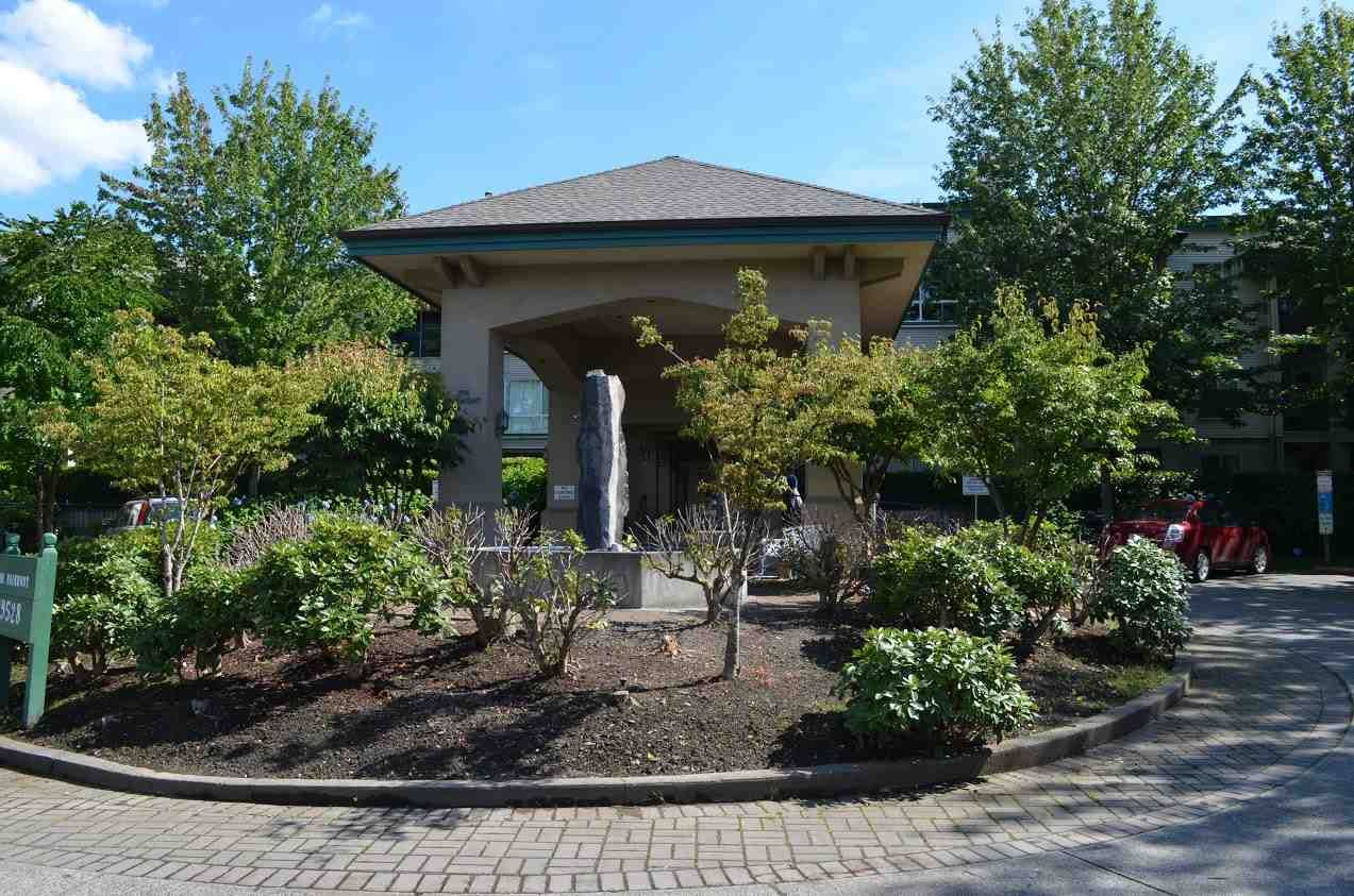 Main Photo: 229 19528 FRASER Highway in Surrey: Cloverdale BC Condo for sale in "FAIRMONT" (Cloverdale)  : MLS®# R2087979