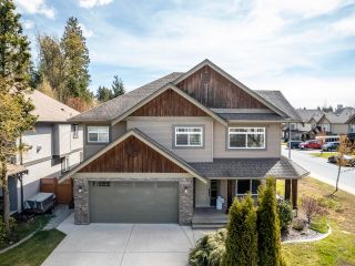 Photo 3: 8554 THORPE Street in Mission: Mission BC House for sale : MLS®# R2675999