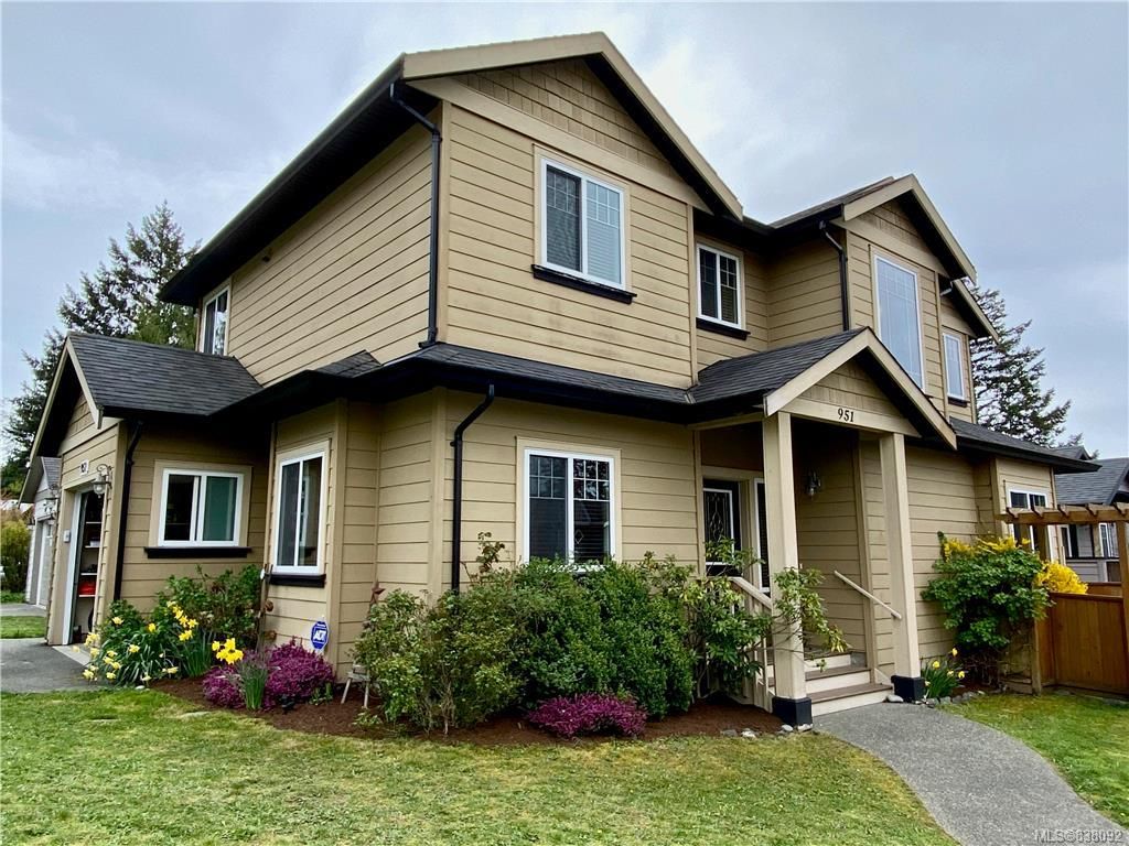 Main Photo: 951 Thrush Pl in Langford: La Happy Valley House for sale : MLS®# 838092