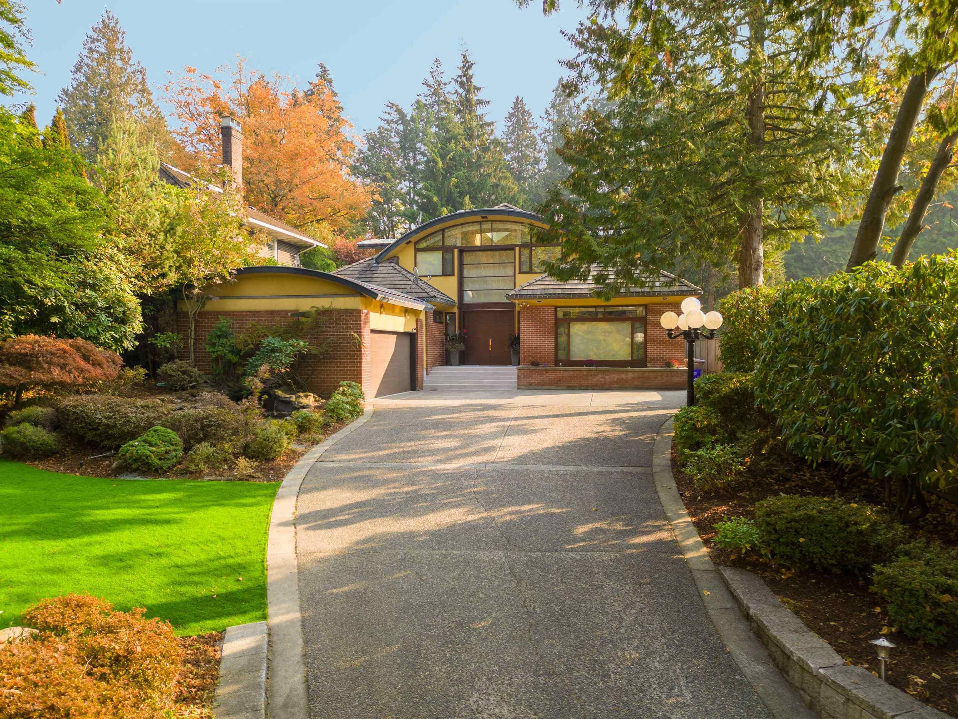 Main Photo: 6420 MACDONALD Street in Vancouver: Kerrisdale House for sale (Vancouver West)  : MLS®# R2732860