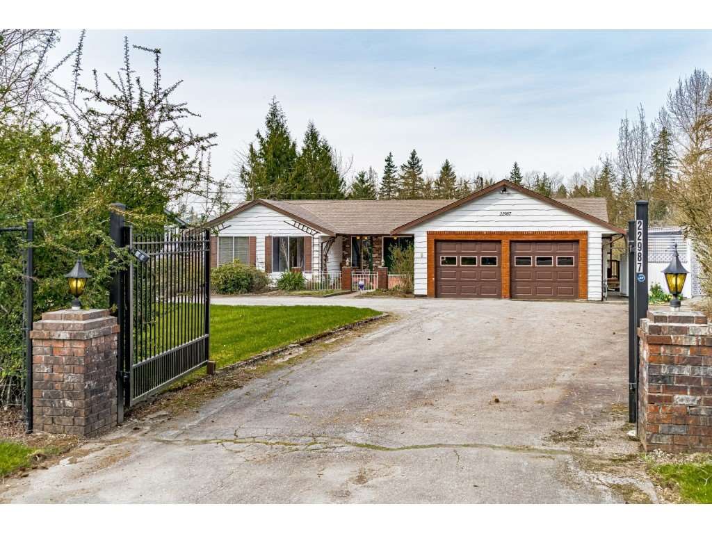 Main Photo: 22987 74 AVENUE in Langley: Salmon River House for sale : MLS®# R2558857