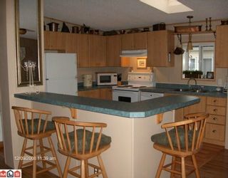 Photo 3: 48 41168 LOUGHEED Highway in Mission: Dewdney Deroche Manufactured Home for sale in "Oasis Estates" : MLS®# F1001835