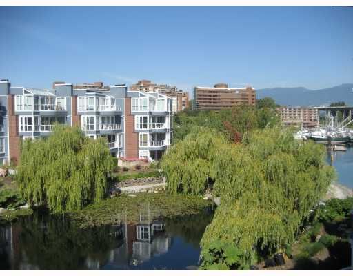 Main Photo: 303 1502 ISLAND PARK Walk in Vancouver: False Creek Condo for sale in "THE LAGOONS" (Vancouver West)  : MLS®# V784452