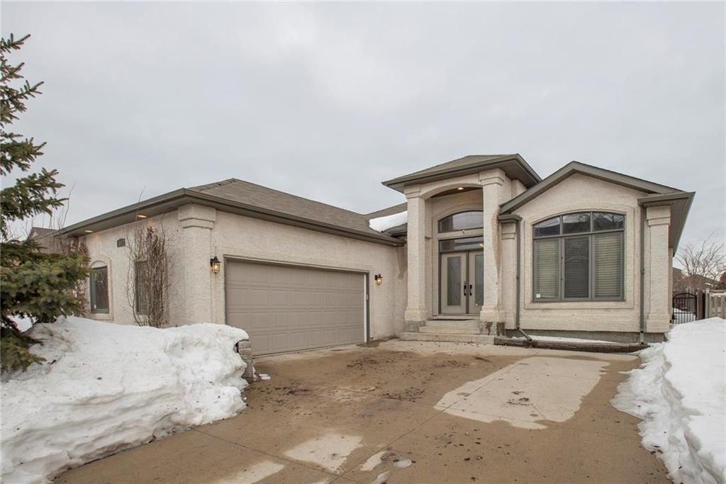 Main Photo: 19 Linden Ridge Drive in Winnipeg: Linden Woods Residential for sale (1M)  : MLS®# 202205578
