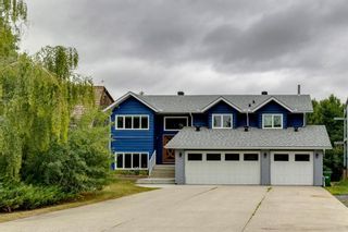 Photo 1: 32 Bow Village Crescent NW in Calgary: Bowness Detached for sale : MLS®# A1138137