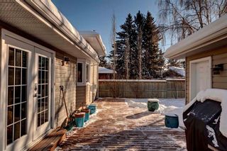 Photo 29: 79 WOODLARK Drive SW in Calgary: Wildwood House for sale : MLS®# C4093844