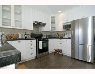 Photo 2: 4971 COLLEGE HIGHROAD BB in Vancouver: University VW House for sale (Vancouver West)  : MLS®# V704243