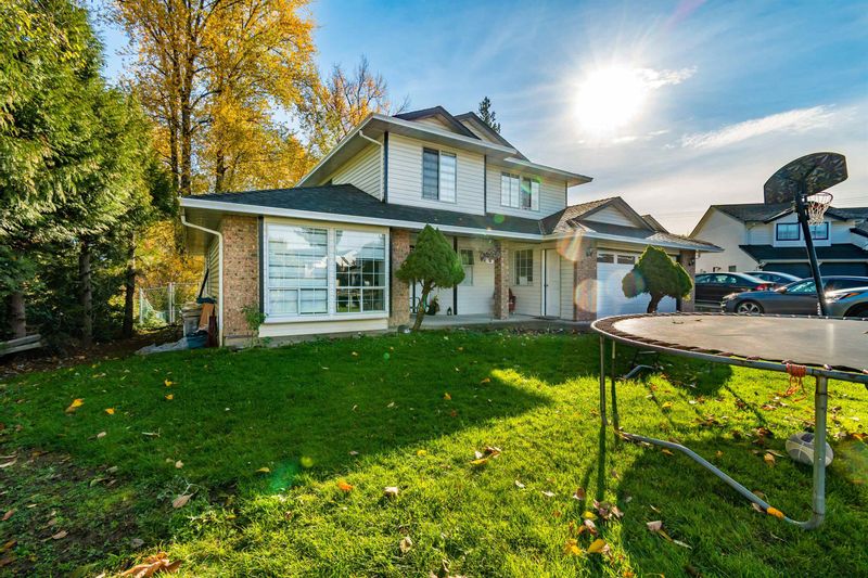 FEATURED LISTING: 2930 OSPREY Drive East Abbotsford