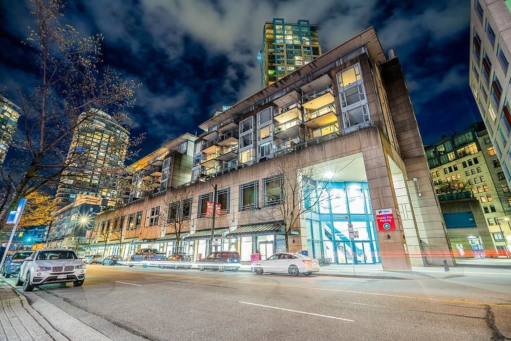 311 555  ABBOTT Street, Vancouver
