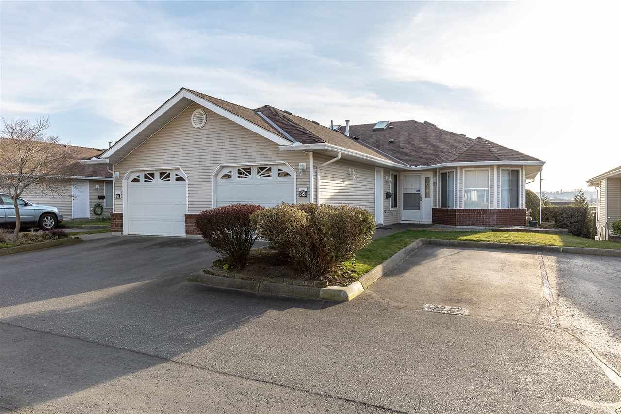 Main Photo: 82 1973 WINFIELD Drive in Abbotsford: Abbotsford East Townhouse for sale in "BELMONT RIDGE" : MLS®# R2446573