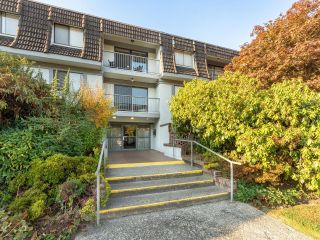 Photo 1: 302 275 W 2ND Street in North Vancouver: Lower Lonsdale Condo for sale in "Villa Ascona" : MLS®# R2738037