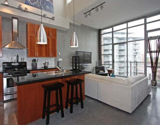 Photo 5: 605 2635 PRINCE EDWARD Street in Vancouver: Mount Pleasant VE Condo for sale in "SOMA LOFTS" (Vancouver East)  : MLS®# V761642