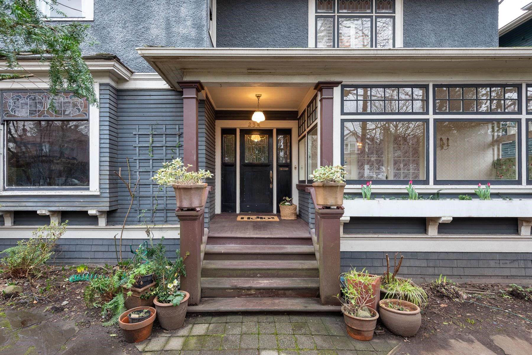 Main Photo: 234 FOURTH Avenue in New Westminster: Queens Park House for sale : MLS®# R2655722