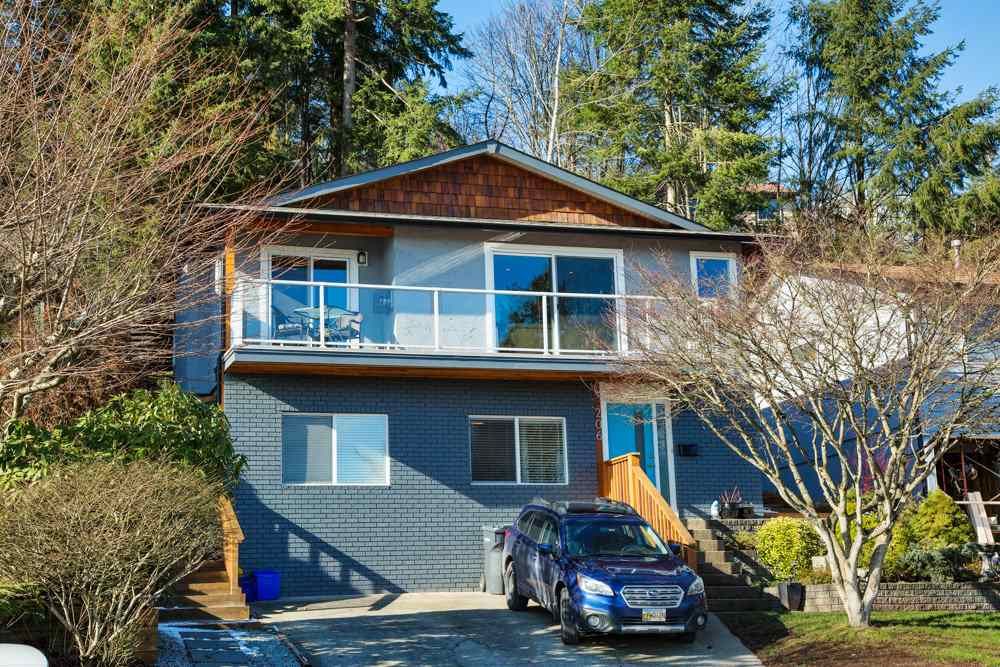 Main Photo: 206 WARRICK Street in Coquitlam: Cape Horn House for sale : MLS®# R2256247