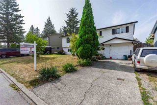 Photo 1: 3279 CHEHALIS Drive in Abbotsford: Abbotsford West House for sale : MLS®# R2497972