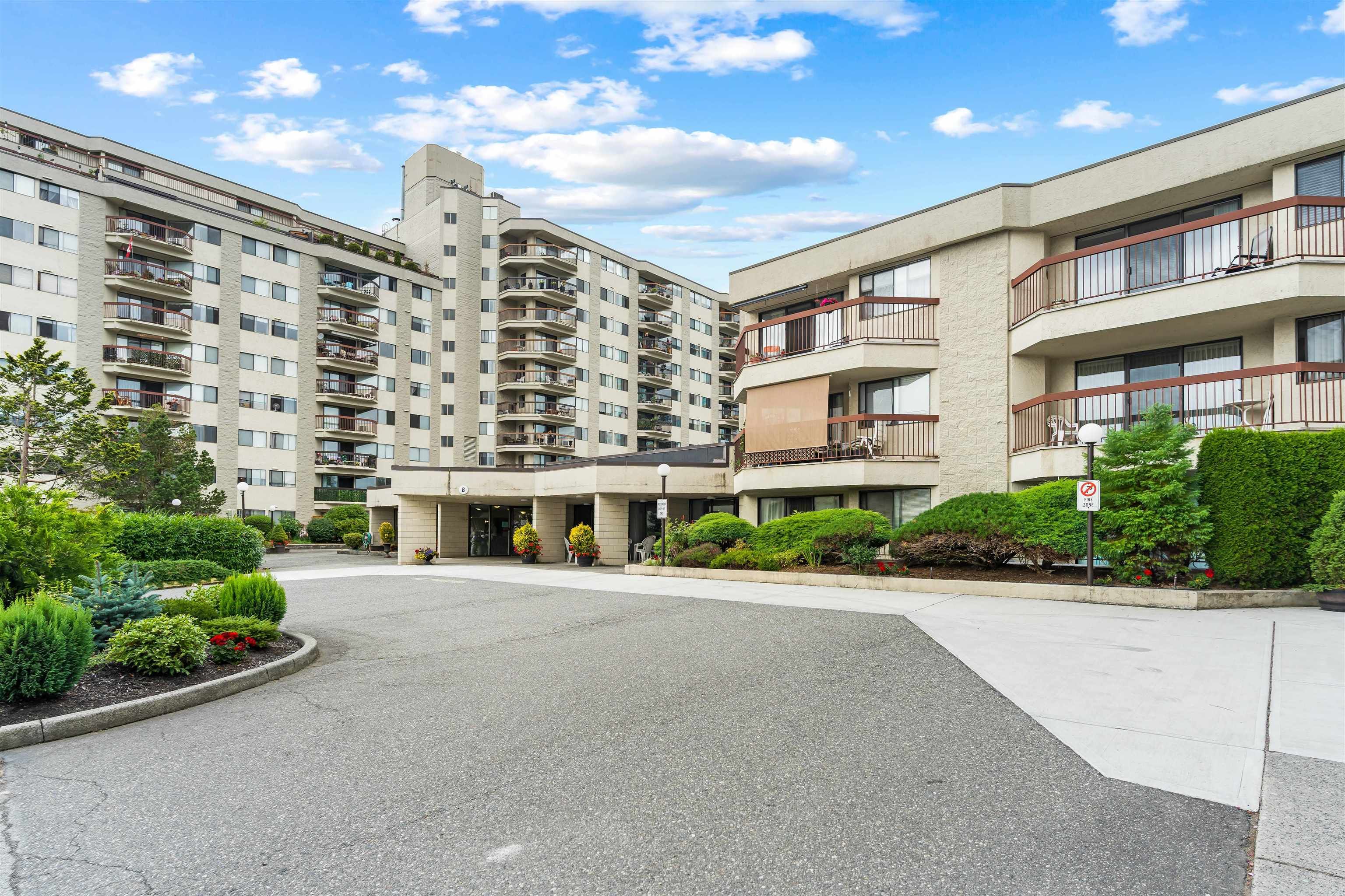 Main Photo: 218 31955 OLD YALE Road in Abbotsford: Abbotsford West Condo for sale : MLS®# R2724373