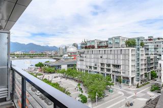 Photo 11: 703 123 W 1ST Avenue in Vancouver: False Creek Condo for sale in "Compass" (Vancouver West)  : MLS®# R2404404