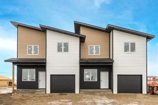 Photo 1: 43 Rosebrook Trail in Steinbach: R16 Residential for sale : MLS®# 202402484