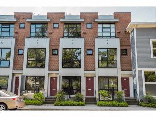 Photo 1: 690 W 16TH Avenue in Vancouver: Cambie Townhouse for sale in "HEATHERVIEW" (Vancouver West)  : MLS®# V1069354
