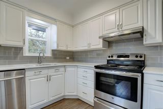 Photo 10: 1845 Gonzales Ave in Victoria: Vi Fairfield East House for sale : MLS®# 889246