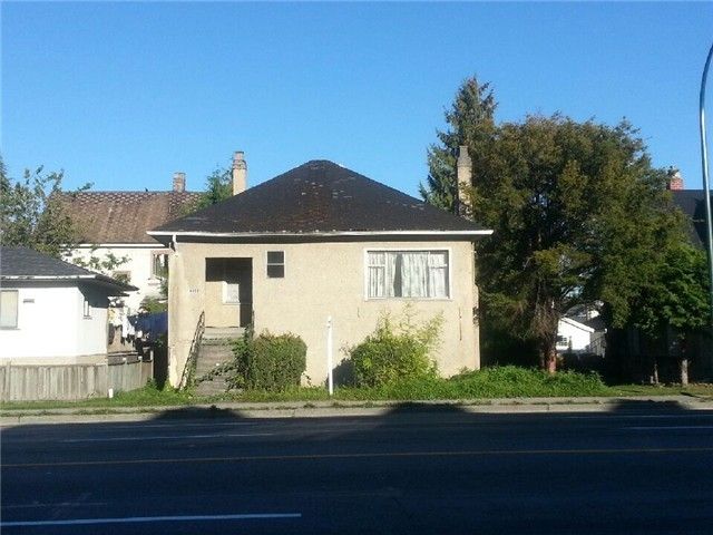 Main Photo: 4328 KNIGHT Street in Vancouver: Knight House for sale in "ZONED: MULTIPLE FAMILY DWELLING" (Vancouver East)  : MLS®# V1067197