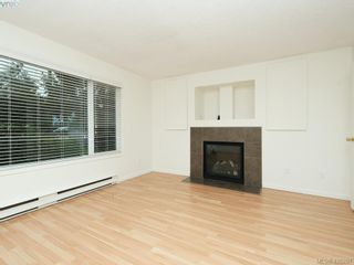 Photo 2: 536 Kenneth St in VICTORIA: SW Glanford House for sale (Saanich West)  : MLS®# 831831