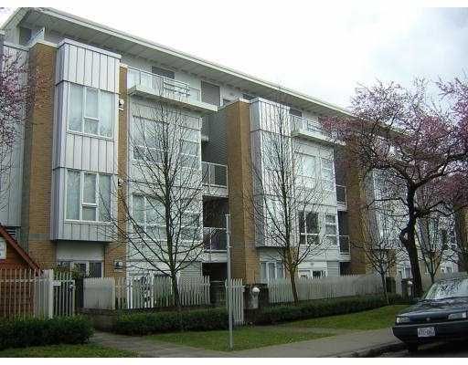 Main Photo: 211 6198 ASH ST in Vancouver: Oakridge VW Condo for sale in "THE GROVE" (Vancouver West)  : MLS®# V605677