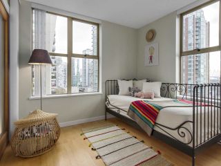 Photo 8: 1606 989 RICHARDS Street in Vancouver: Downtown VW Condo for sale in "MONDRIAN I" (Vancouver West)  : MLS®# R2122201