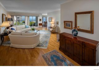 Photo 4: 5206 2829 Arbutus Rd in Saanich: SE Ten Mile Point Condo for sale (Saanich East)  : MLS®# 921929
