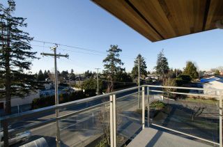 Photo 9: 305 4815 55B Street in Delta: Hawthorne Condo for sale in "THE POINTE" (Ladner)  : MLS®# R2128891