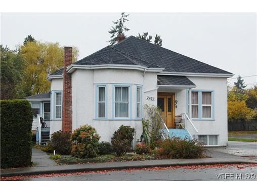 Main Photo: 2420 Cadboro Bay Road in Victoria: OB Henderson House for sale (Oak Bay)  : MLS®# 258300