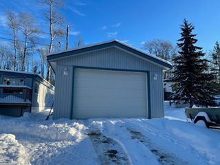 Photo 4: 13236 PARADISE Street in Charlie Lake: Lakeshore Manufactured Home for sale in "CHARLIE LAKE" (Fort St. John)  : MLS®# R2743995
