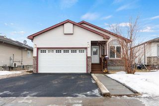 Photo 1: 494 Pacific Crescent: Fort McMurray Detached for sale : MLS®# A2104710
