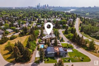 Photo 2: 13810 RAVINE Drive in Edmonton: Zone 11 House for sale : MLS®# E4379597