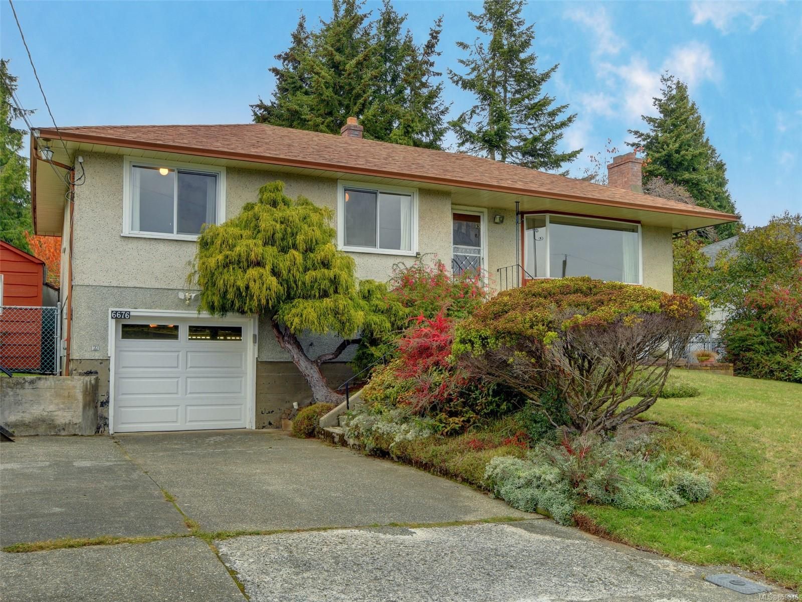 Main Photo: 6676 Goodmere Rd in Sooke: Sk Sooke Vill Core House for sale : MLS®# 859846