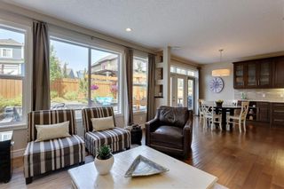 Photo 2: 291 TREMBLANT Way SW in Calgary: Springbank Hill Detached for sale : MLS®# C4199426