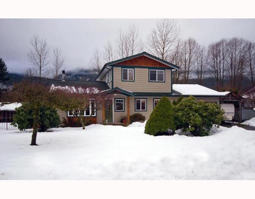 Main Photo: 41271 MEADOW Avenue: Brackendale House for sale (Squamish)  : MLS®# V747673