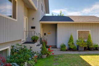 Photo 5: 793 Shawnee Rd in Saanich: SW Royal Oak House for sale (Saanich West)  : MLS®# 912394