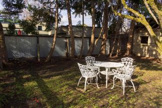 Photo 35: 320 Linden Ave in Victoria: Vi Fairfield West House for sale : MLS®# 953933