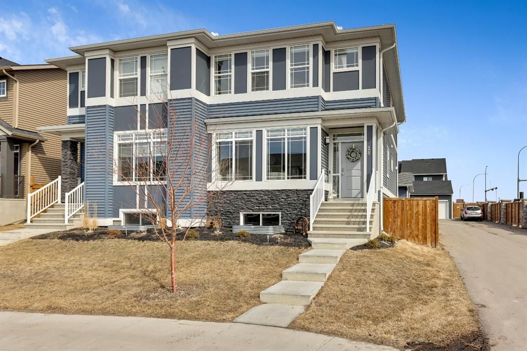 Main Photo: 28 Willow Crescent: Okotoks Semi Detached for sale : MLS®# A1198964