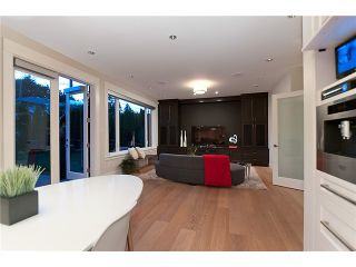 Photo 3: 2893 AURORA RD in North Vancouver: Capilano Highlands House for sale : MLS®# V971457