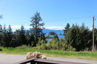 Photo 13: 2 12248 SUNSHINE COAST Highway in Madeira Park: Pender Harbour Egmont Manufactured Home for sale in "SEVEN ISLES TAILER COURT" (Sunshine Coast)  : MLS®# R2151511