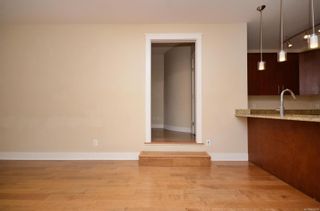 Photo 10: 203 21 Conard St in View Royal: VR Hospital Condo for sale : MLS®# 892879
